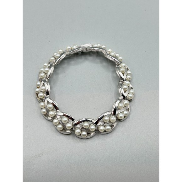 Signed Trifari Silver Tone and Faux Pearls Bracelet Long Textured Metal Links - Picture 2 of 7
